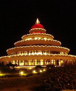 Vishalaskshi-mandap,-Art-of-Living-Ashram,-Bangalore